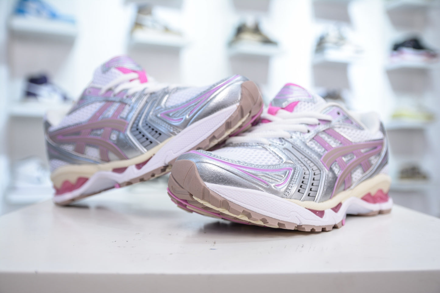 Kayano 14 blanche/rose