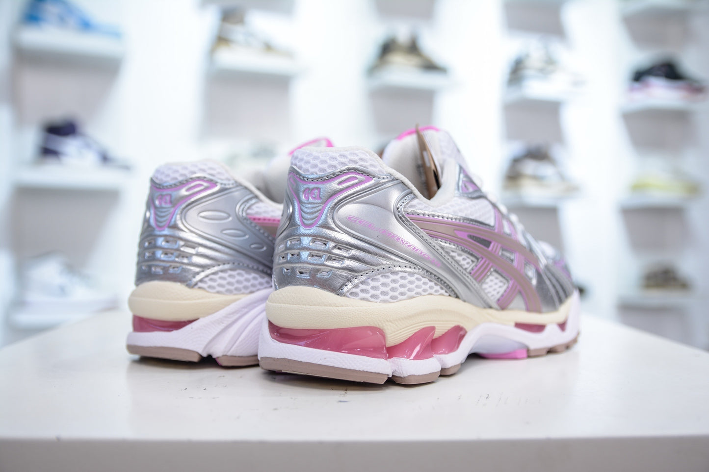 Kayano 14 blanche/rose